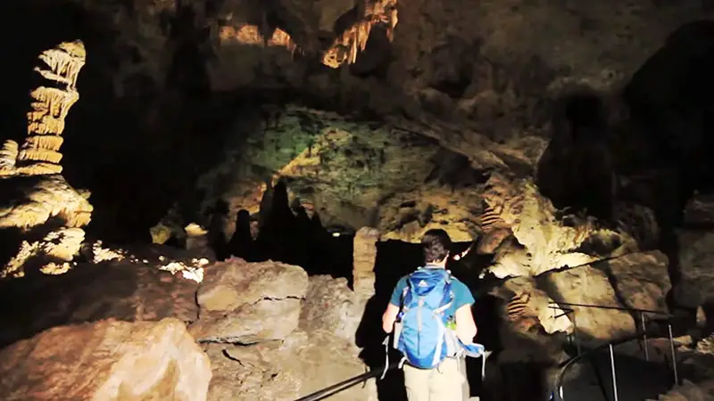  Big Is Carlsbad Caverns National Park