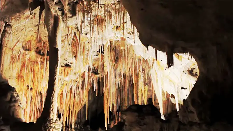  Caves Are In Carlsbad Caverns