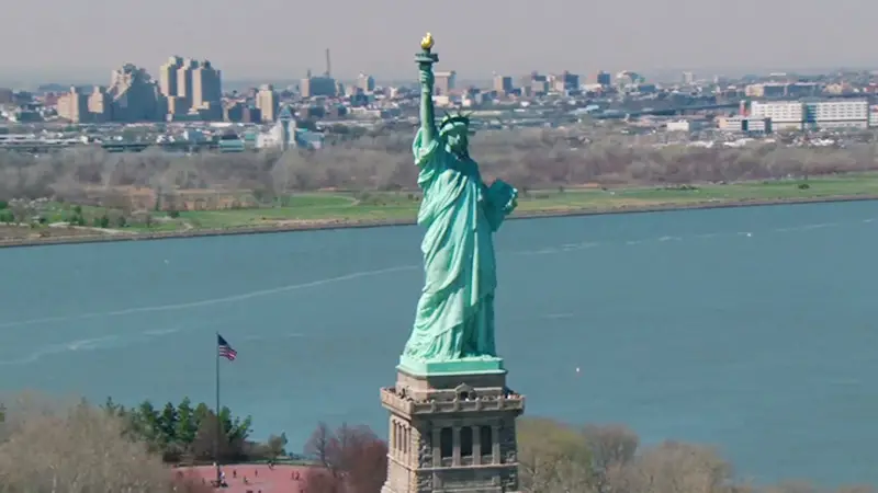 Owns The Statue Of Liberty
