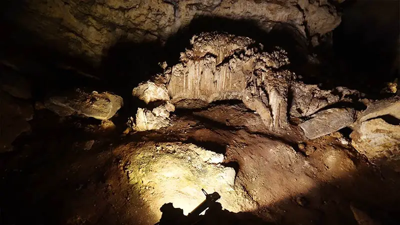 carlsbad caverns a dead cave