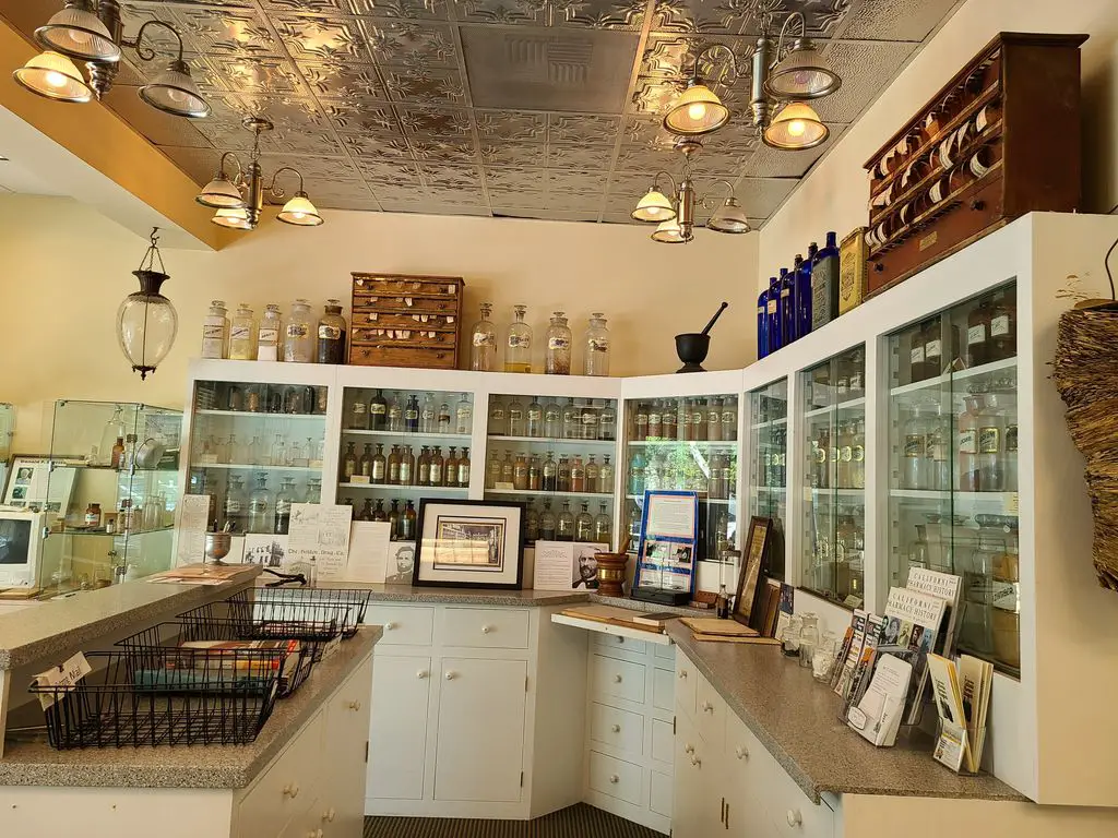 Don & June Salvatori California Pharmacy Museum