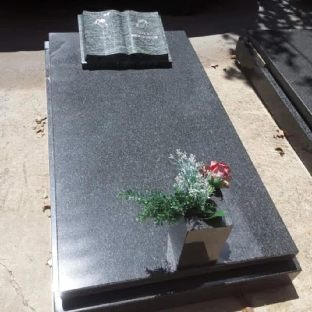 Elias granitz tombstone