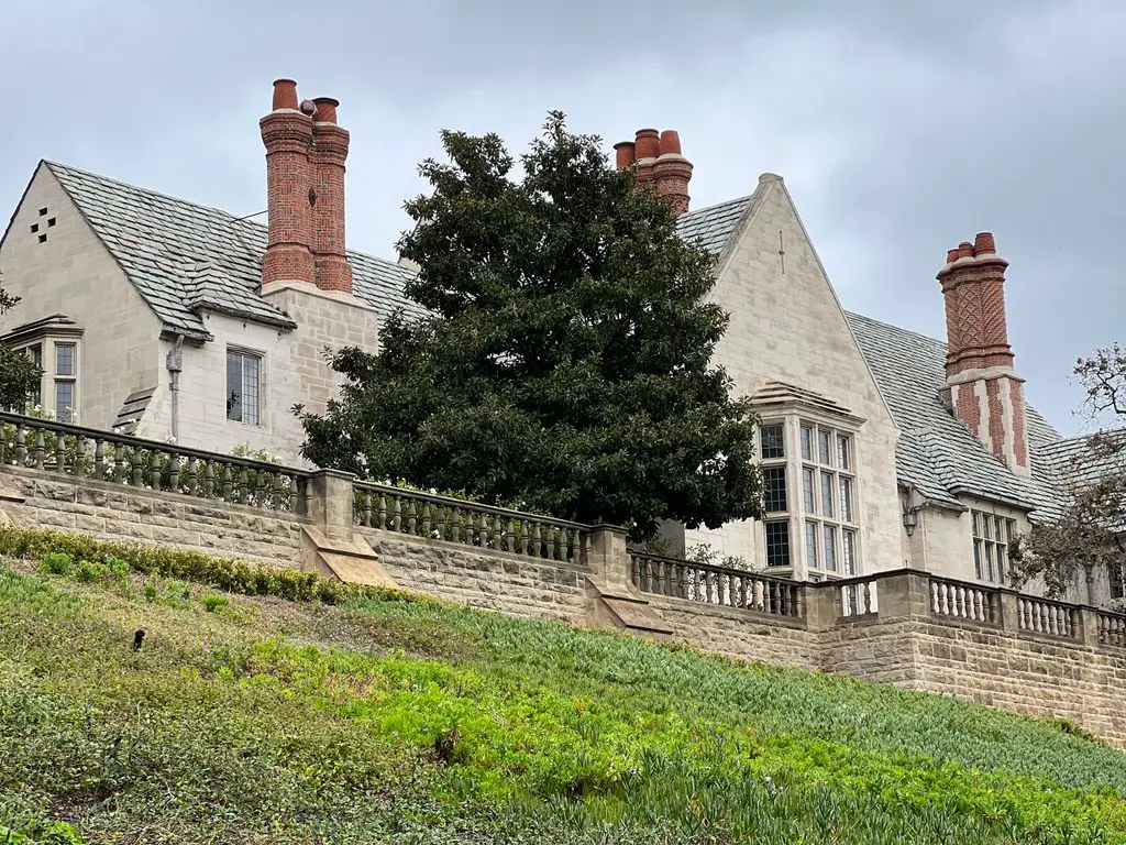 Greystone Mansion & Gardens: The Doheny Estate