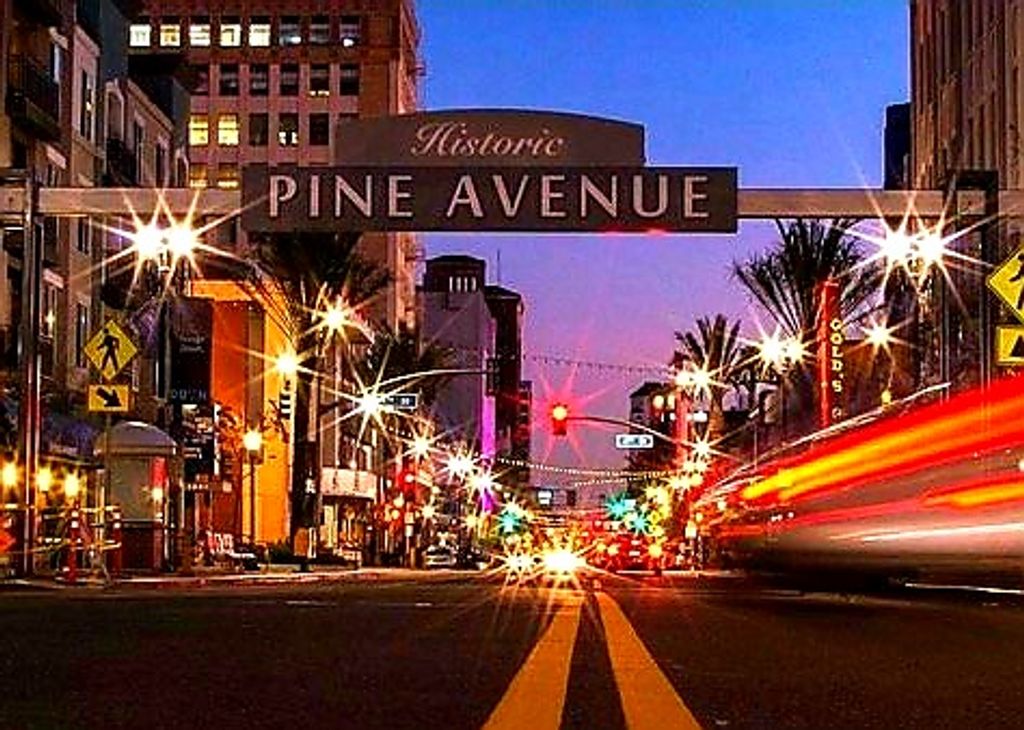 Historic Pine Avenue Sign