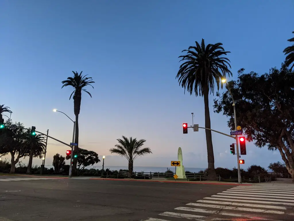 Santa Monica Statue