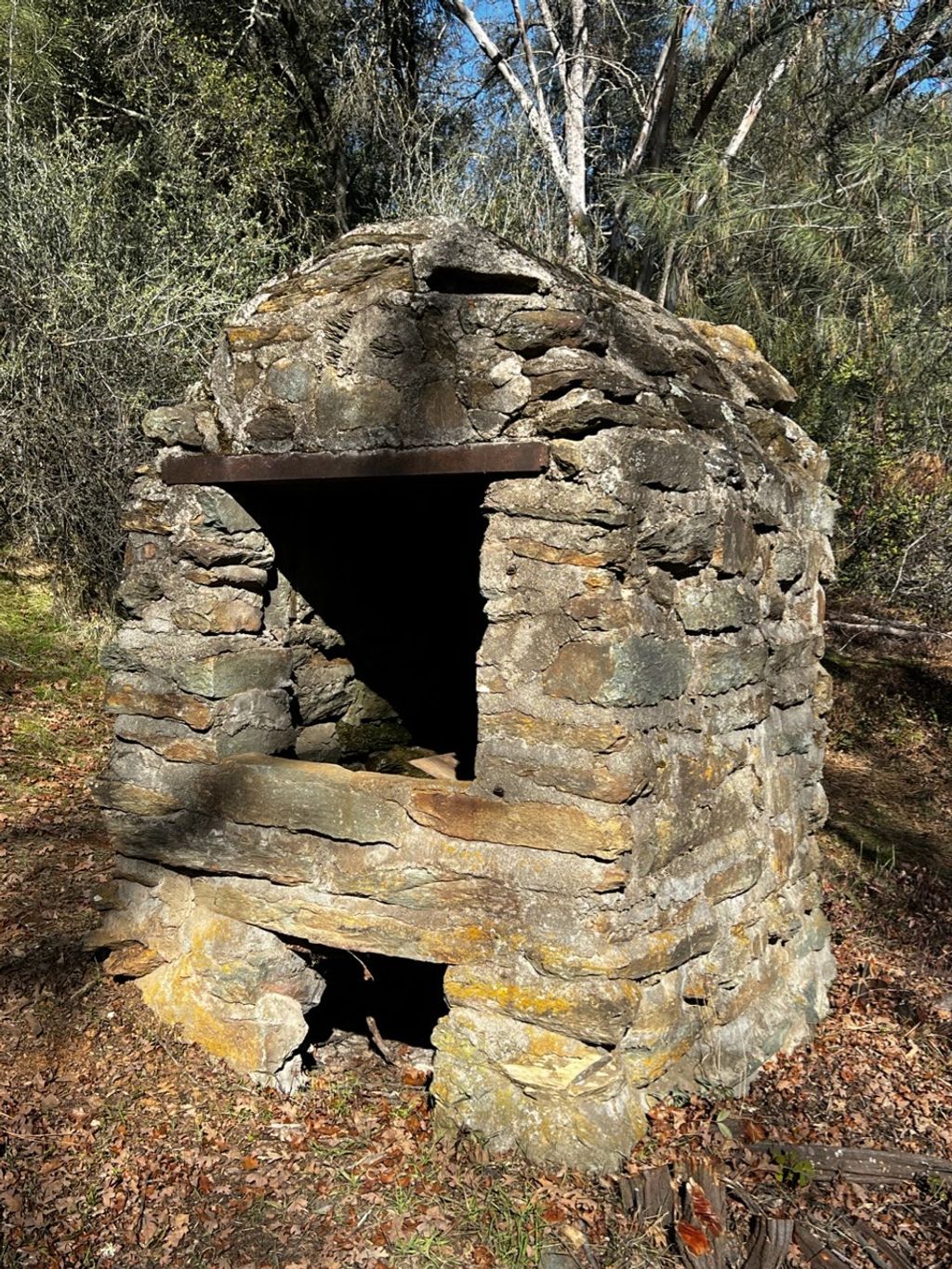 Vintage Outdoor Stone Oven Possibly Mi Wuk Indians