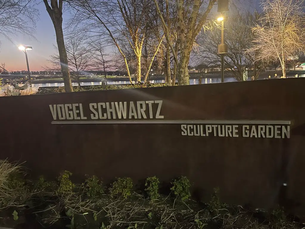 Vogel Schwartz Sculpture Garden