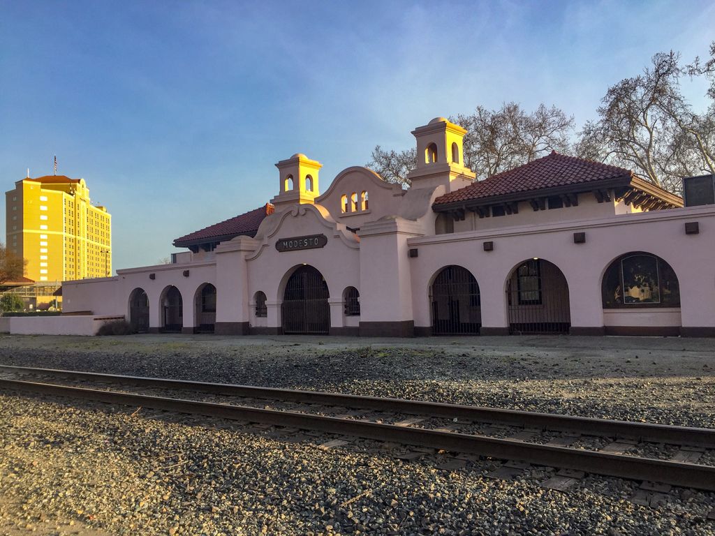 Historic-1915-Southern-Pacific-Railroad-Depot