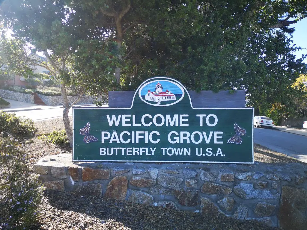 Welcome-to-Pacific-Grove-sign